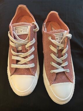 Converse Low Top Sneakers in Sparkle Pink with Silver Laces